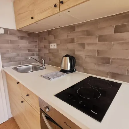 New Petite In Bohemian Suburb Дом отдыха Прага