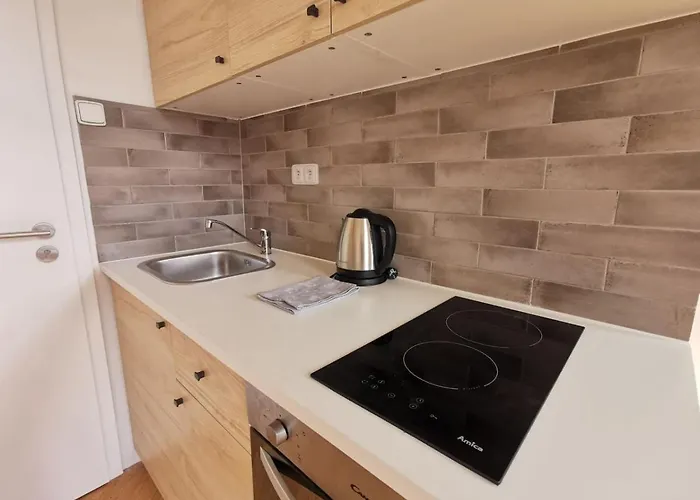 New Petite In Bohemian Suburb Ferienhaus Prag